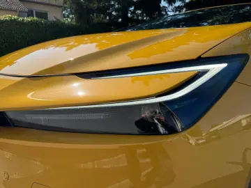 TOYOTA Prius Plug-in Executive 2.0 EU6d Plugin Hybrid 2