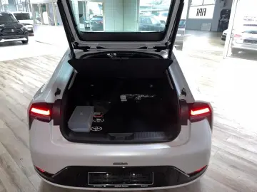 TOYOTA Prius Plug-in Hybrid Executive