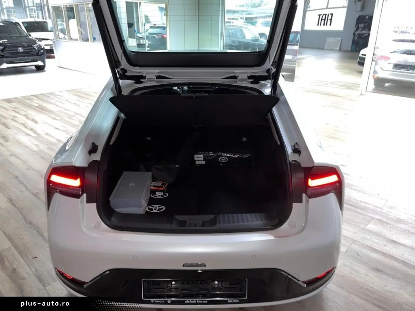 TOYOTA Prius Plug-in Hybrid Executive