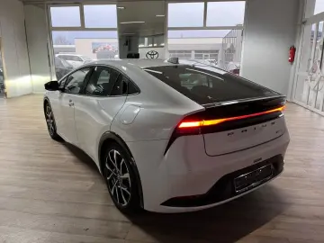 TOYOTA Prius Plug-in Hybrid Executive