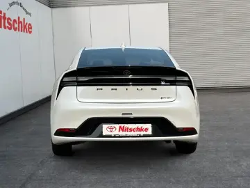 TOYOTA 2.0 Plug-in Hybrid Executive