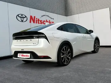 TOYOTA 2.0 Plug-in Hybrid Executive