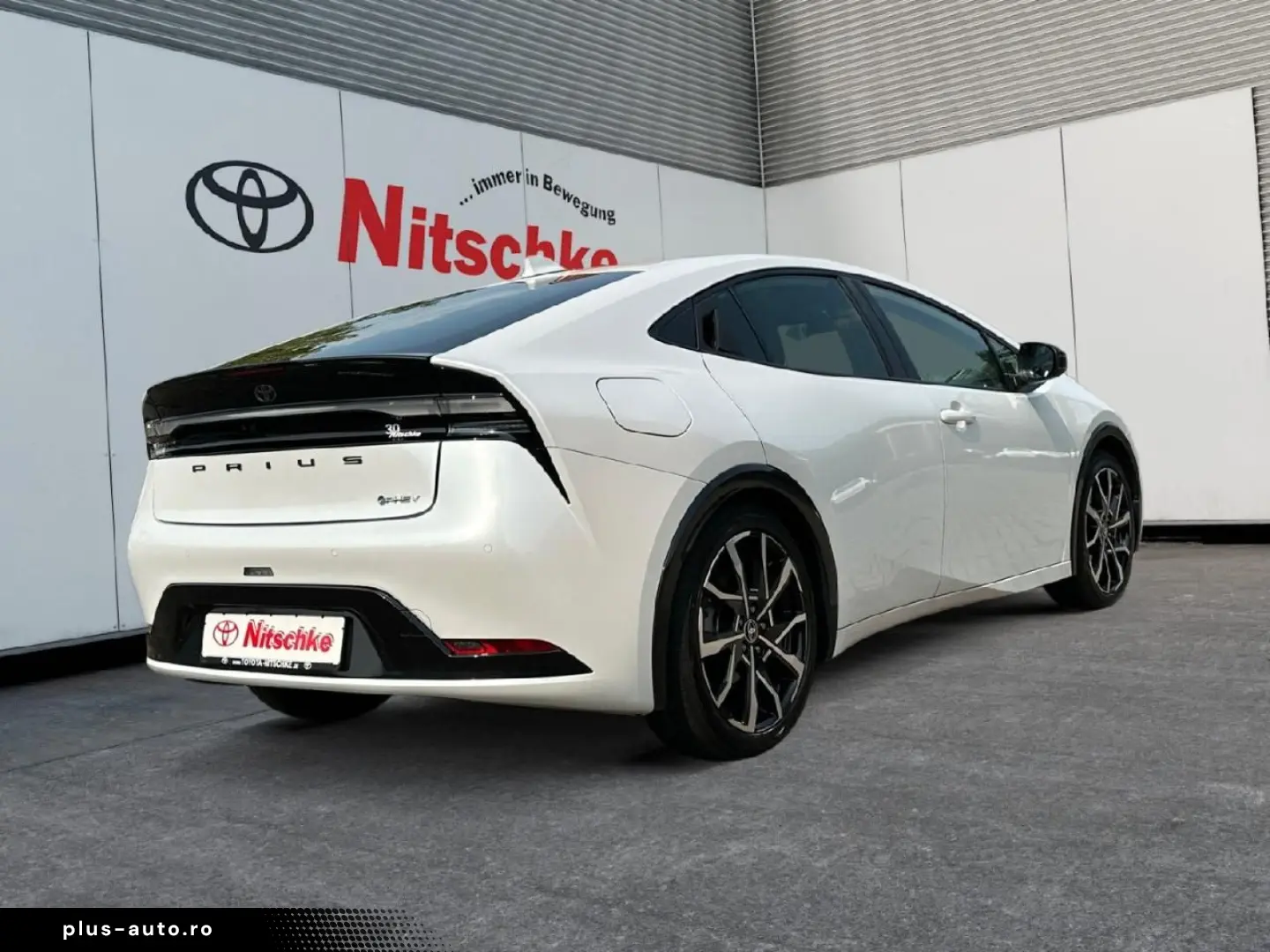 TOYOTA 2.0 Plug-in Hybrid Executive