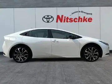 TOYOTA 2.0 Plug-in Hybrid Executive