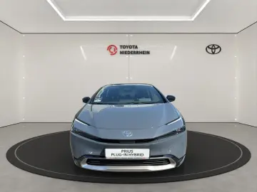 TOYOTA Prius Plug-in Hybrid Executive Winterräder