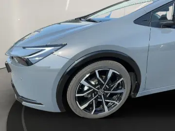 TOYOTA Prius Plug-in Hybrid Executive Winterräder