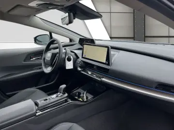TOYOTA PRIUS PLUG-IN HYBRID ADVANCED SOLARDACH NAVI
