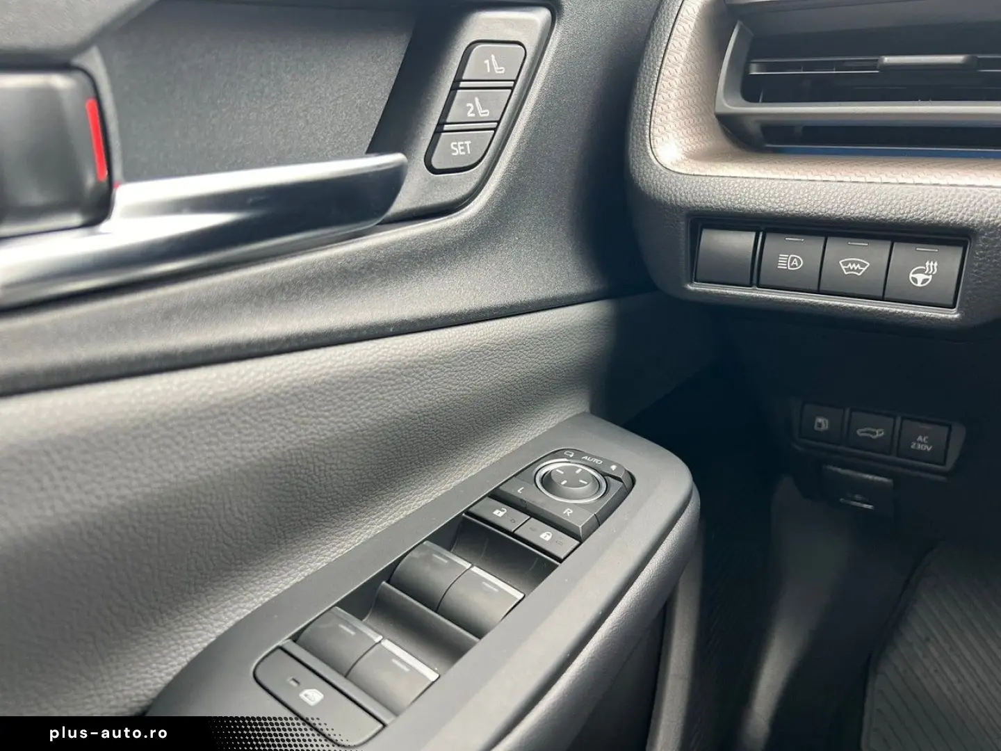 TOYOTA PRIUS PLUG-IN HYBRID ADVANCED SOLARDACH NAVI