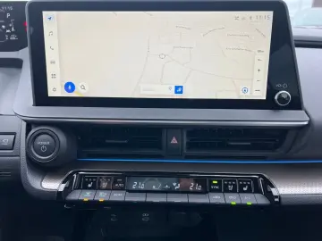 TOYOTA PRIUS PLUG-IN HYBRID ADVANCED SOLARDACH NAVI