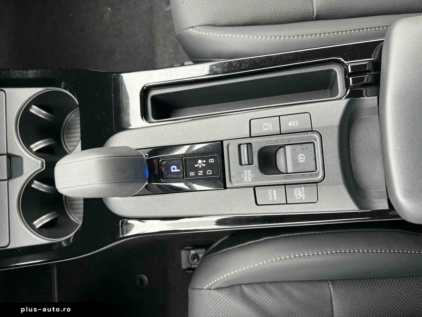 TOYOTA PRIUS PLUG-IN HYBRID ADVANCED SOLARDACH NAVI