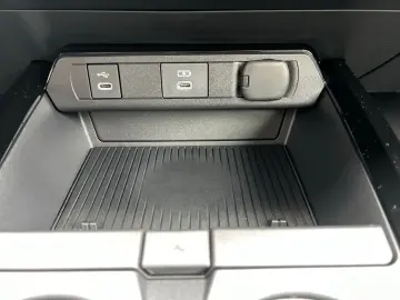 TOYOTA PRIUS PLUG-IN HYBRID ADVANCED SOLARDACH NAVI