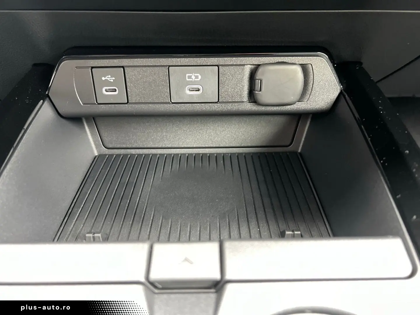 TOYOTA PRIUS PLUG-IN HYBRID ADVANCED SOLARDACH NAVI