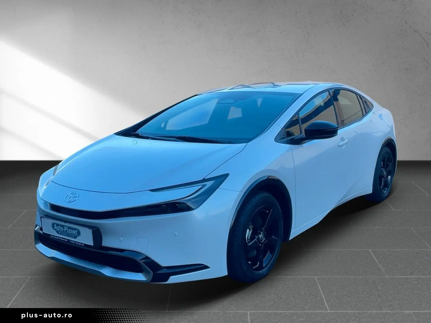 TOYOTA Prius 2.0 Plug-in Hybrid Executive  MATRIX NAVI