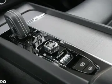 Volvo XC 60 T8 Twin Engine AWD R-Design