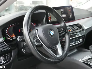 BMW Seria 5 530i xDrive AT