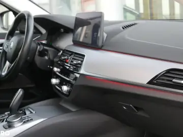 BMW Seria 5 530i xDrive AT