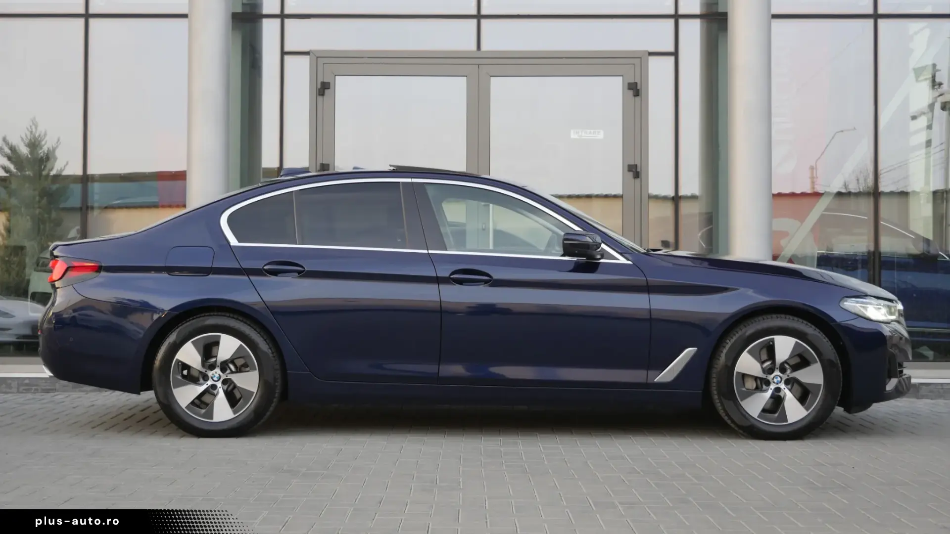 BMW Seria 5 530i xDrive AT