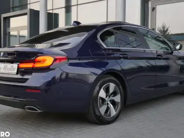 BMW Seria 5 530i xDrive AT