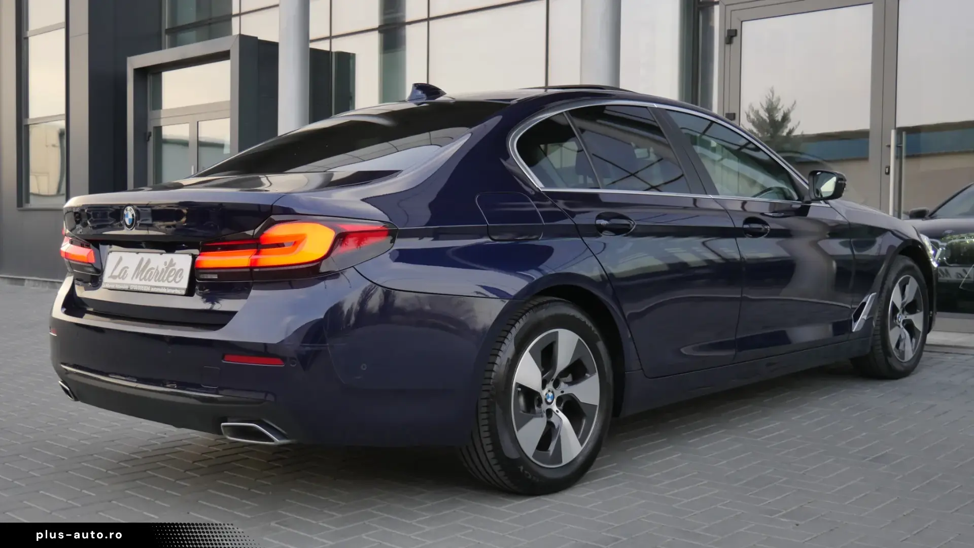 BMW Seria 5 530i xDrive AT