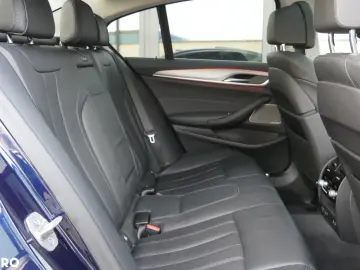 BMW Seria 5 530i xDrive AT