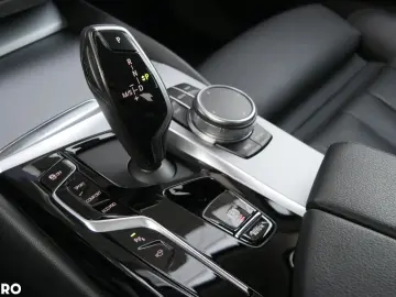 BMW Seria 5 530i xDrive AT