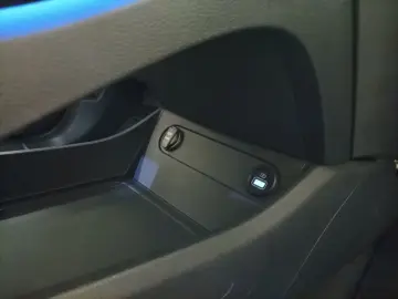 HYUNDAI Santa Fe 1.6 T-GDI 4WD 7Sitze Navi Pano Sitzhzg.