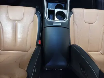 HYUNDAI Santa Fe 1.6 T-GDI 4WD 7Sitze Navi Pano Sitzhzg.