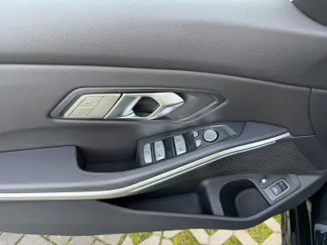 BMW Seria 3 330e xDrive Aut. Luxury Line