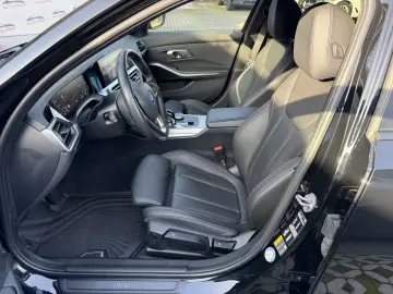 BMW Seria 3 330e xDrive Aut. Luxury Line