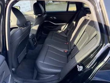 BMW Seria 3 330e xDrive Aut. Luxury Line