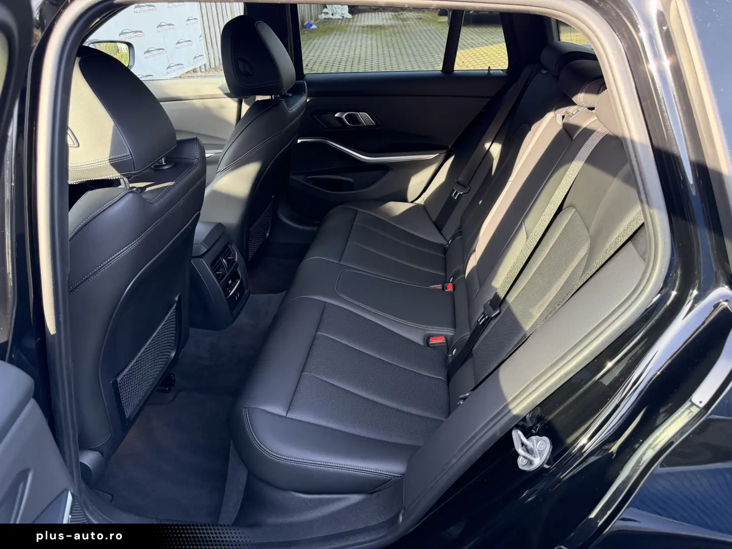 BMW Seria 3 330e xDrive Aut. Luxury Line