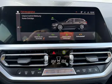 BMW Seria 3 330e xDrive Aut. Luxury Line