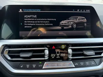 BMW Seria 3 330e xDrive Aut. Luxury Line