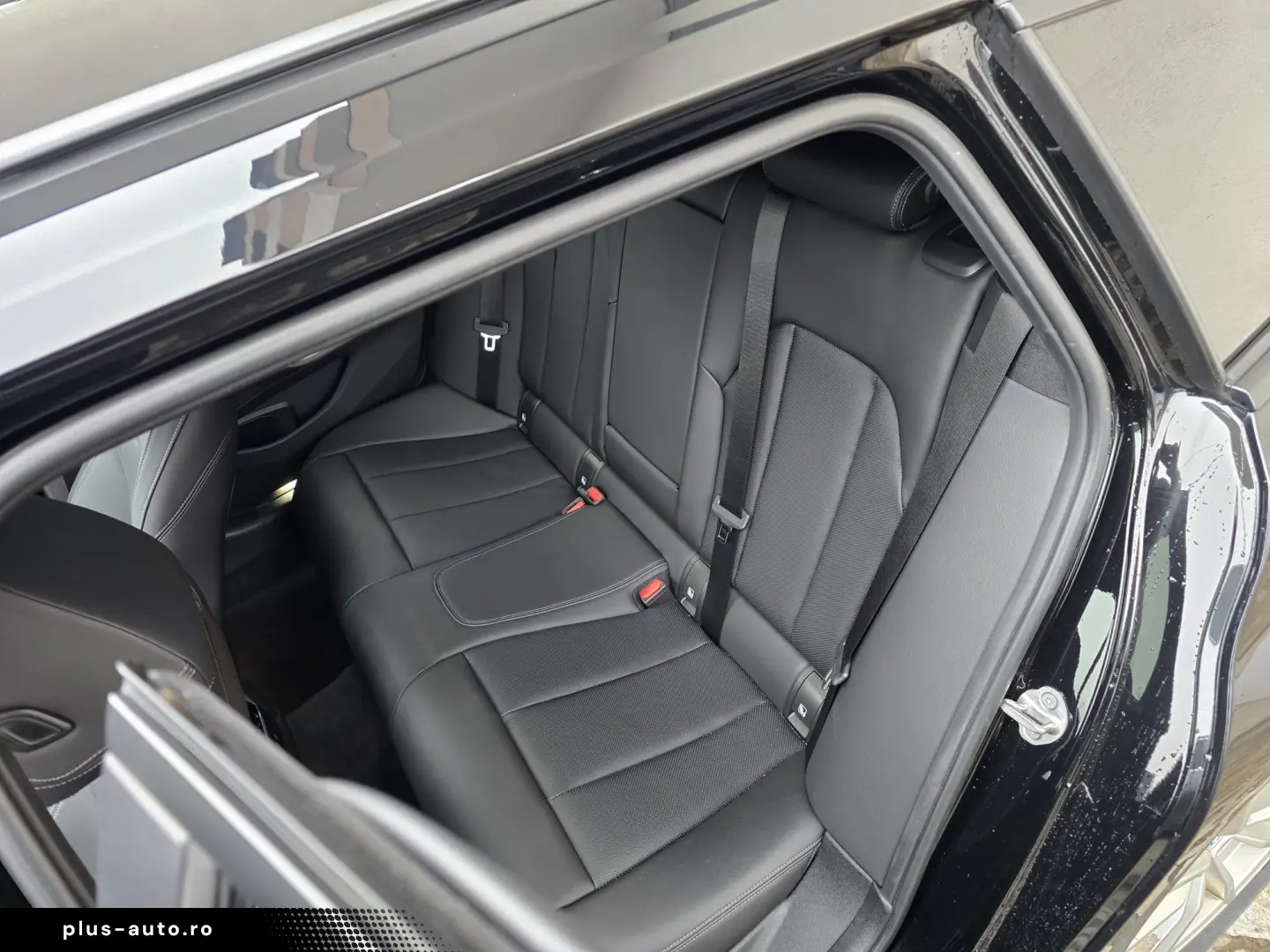 BMW Seria 3 330e xDrive Aut. Luxury Line