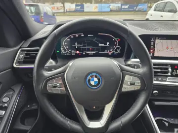 BMW Seria 3 330e xDrive Aut. Luxury Line
