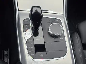 BMW Seria 3 330e xDrive Aut. Luxury Line