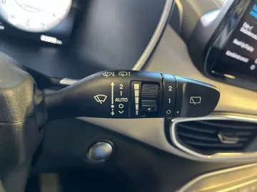 HYUNDAI SANTA FE SEVEN SIGNATURE 2.2 CRDi  NAVI PANO MEM