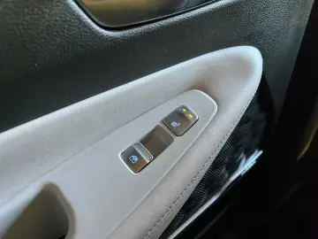 HYUNDAI SANTA FE SEVEN SIGNATURE 2.2 CRDi  NAVI PANO MEM