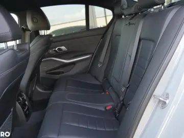 BMW Seria 3 320d xDrive AT M Sport