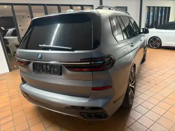 BMW X7 M60 i