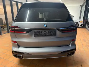 BMW X7 M60 i