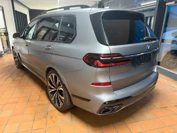 BMW X7 M60 i