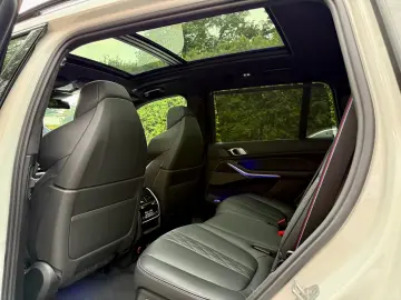 BMW X7 M60i  Sky Lounge Carbonpaket