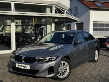 BMW 330e xDrive Sports