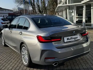 BMW 330e xDrive Sports