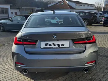 BMW 330e xDrive Sports