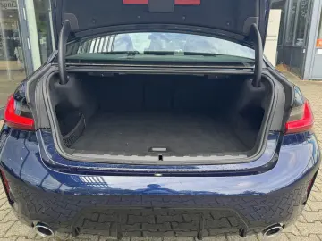 BMW 330e xDrive Limo M Sport