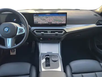 BMW 330e xDrive Limousine M Sport