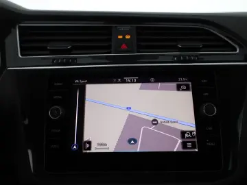 VW Tiguan 2.0 TDI 4Motion R-Line LED Navi ACC AHK
