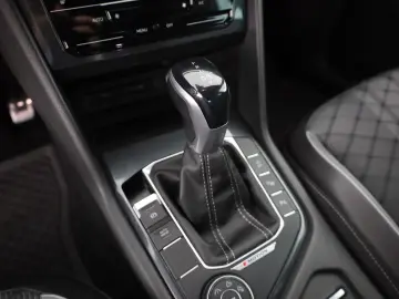 VW Tiguan 2.0 TDI 4Motion R-Line LED Navi ACC AHK